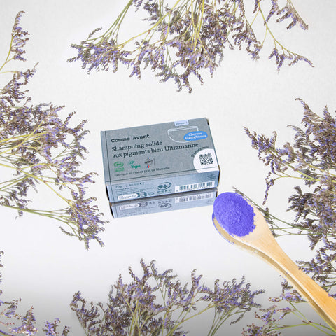 Come lavare i capelli con uno shampoo blu ingiallito?