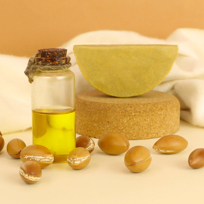 Huile d'argan dans notre shampoing qui nourrie la fibre capillaire