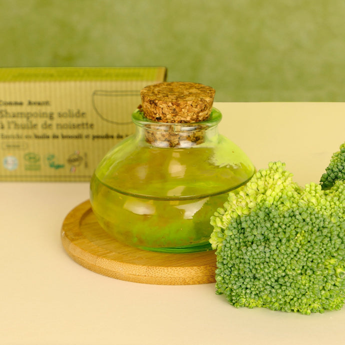 Shampoing solide enrichi en huile de brocoli