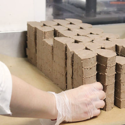 Capelli fragili o danneggiati? Trova lo shampoo solido perfetto per farli tornare come nuovi! 