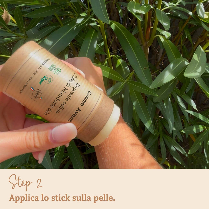 Applicazione del doposole solido all'olio di mandorle dolci