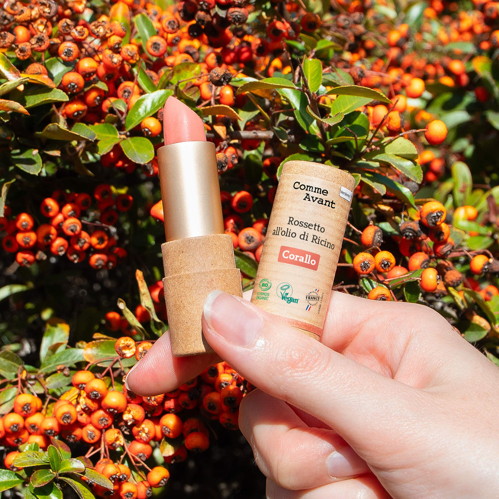 Rossetto all'olio di ricino nella tonalità corallo