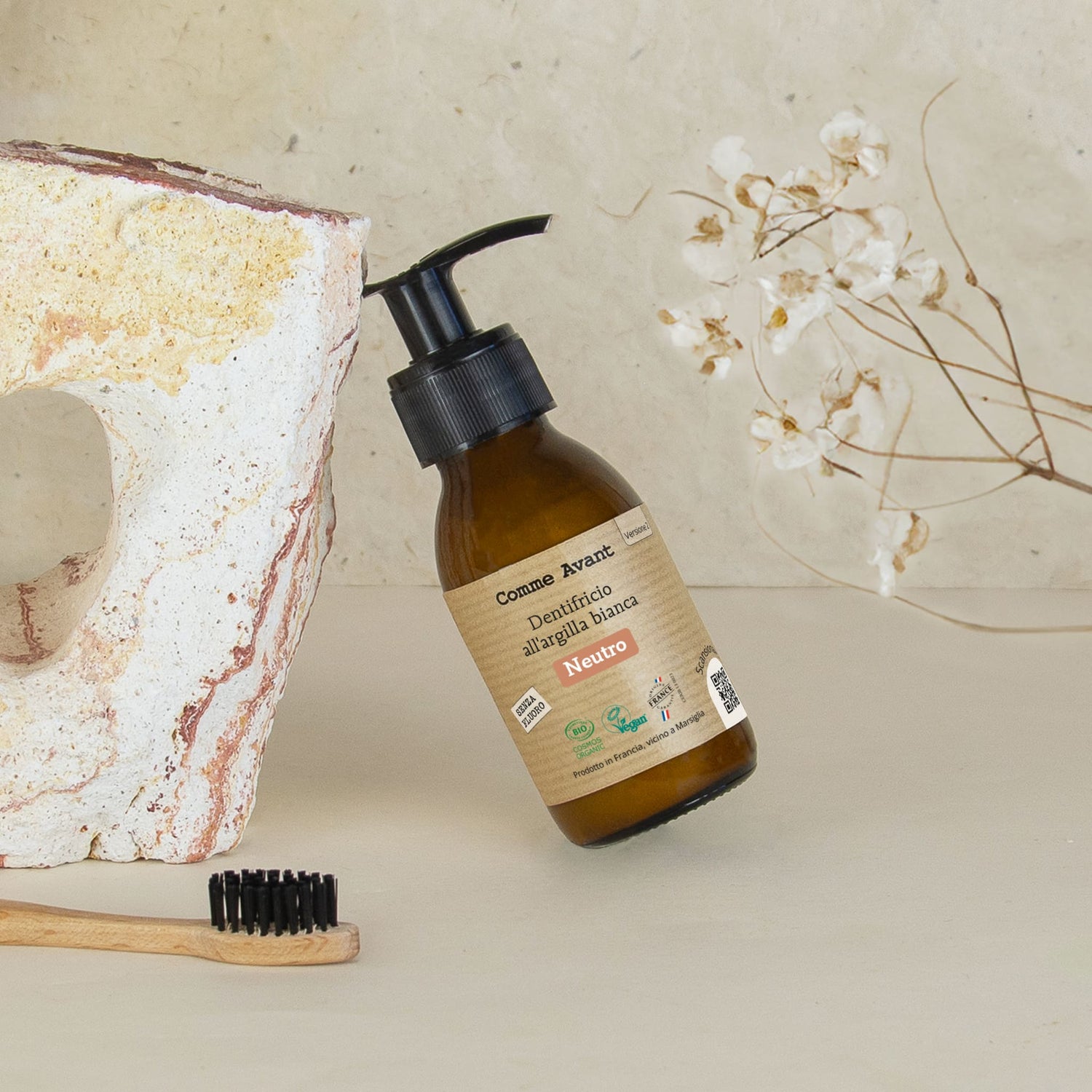 Dentifricio con argilla bianca e senza fluoro