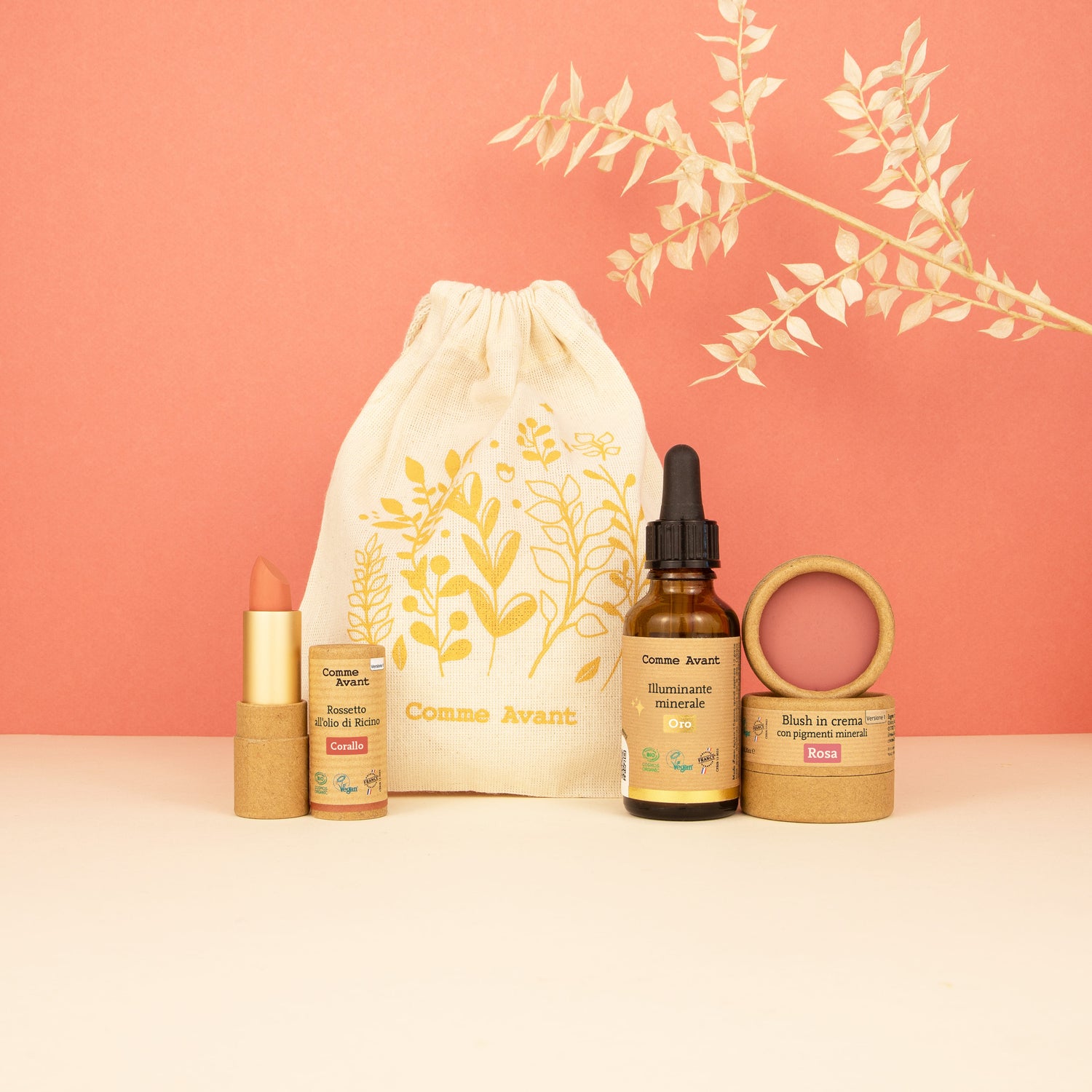 Cofanetto make-up oro con blush, rossetto e illuminante